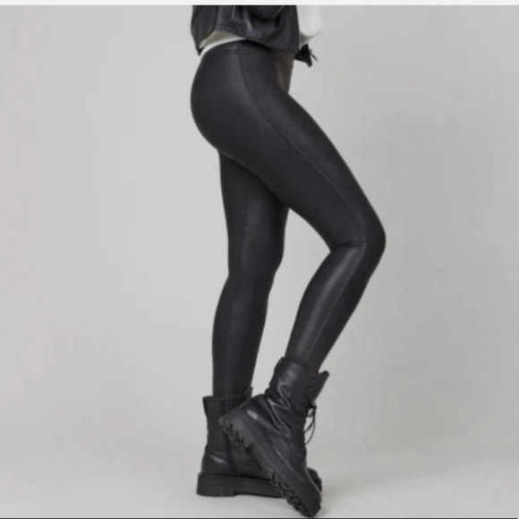 SPANX Pants - Spanx Faux Leather Pull On Leggings Pants Women’s Lg Black High Rise EUC